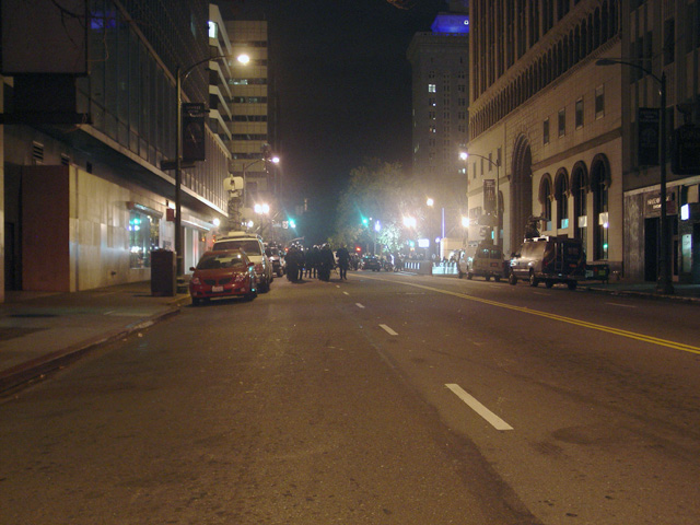 occupyoakland-day016-raid-102511053420.jpg 