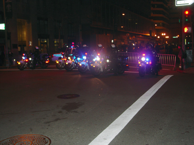 occupyoakland-day016-raid-102511054625.jpg 