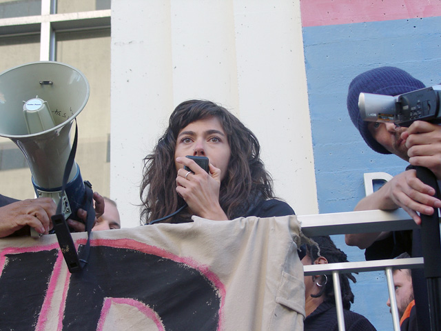 occupyoakland-day016-libraryandmarch-102511170755.jpg 