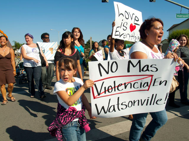 no-mas-violencia-watsonville_10-29-11.jpg 