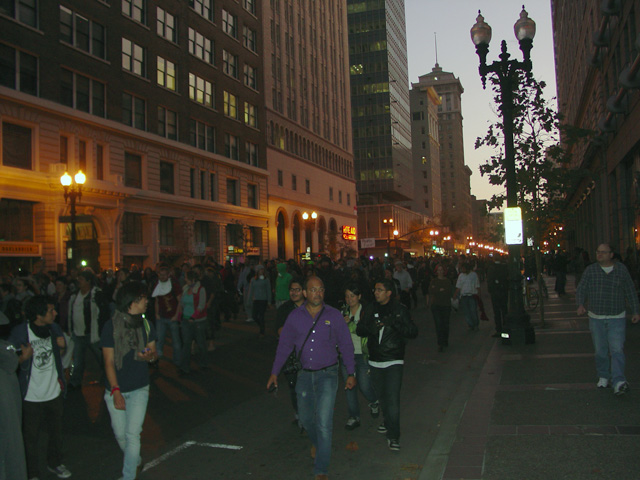 occupyoakland-day016-libraryandmarch-102511182645.jpg 