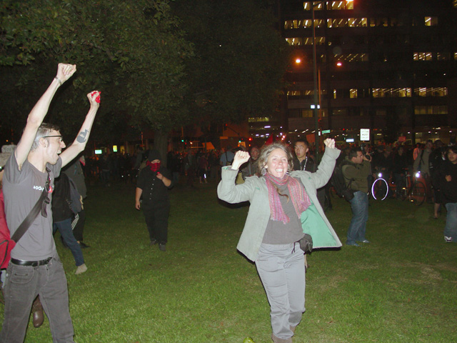 occupyoakland-day016-libraryandmarch-102511185248.jpg 