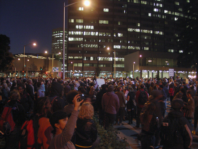 occupyoakland-day016-libraryandmarch-102511185517.jpg 