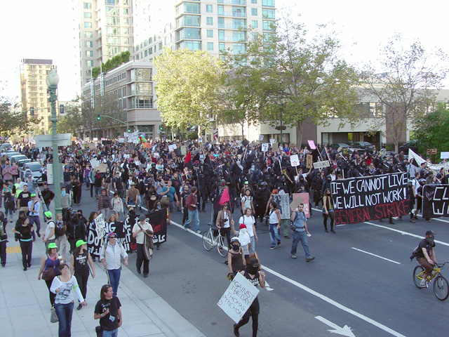 occupyoakland_generalstrike-anticapmarch_110211143249.jpg 