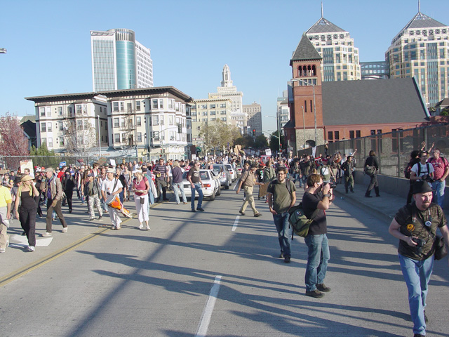 occupyoakland_generalstrike-port_110211162750.jpg 