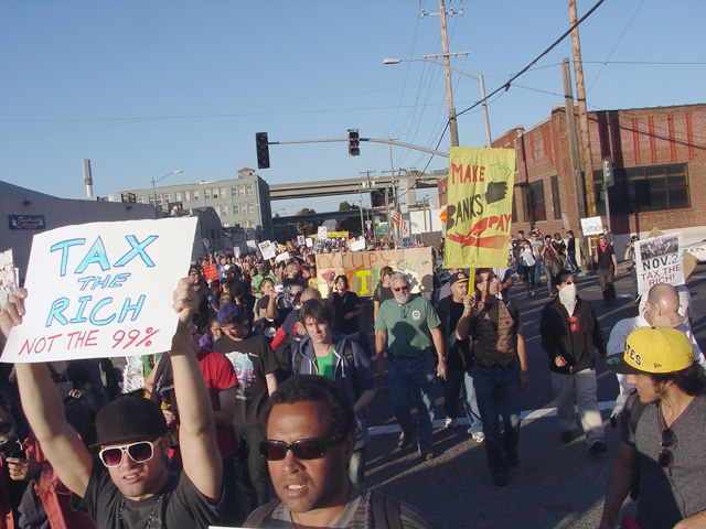 occupyoakland_generalstrike-port_110211165112.jpg 