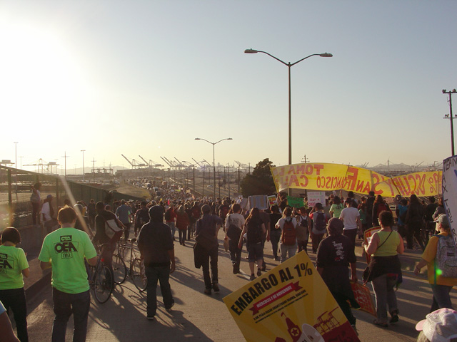 occupyoakland_generalstrike-port_110211165750.jpg 