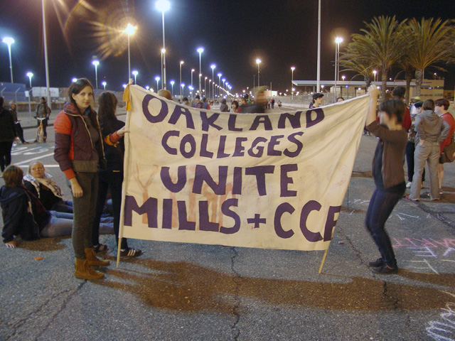 occupyoakland_generalstrike-port_110211193534.jpg 