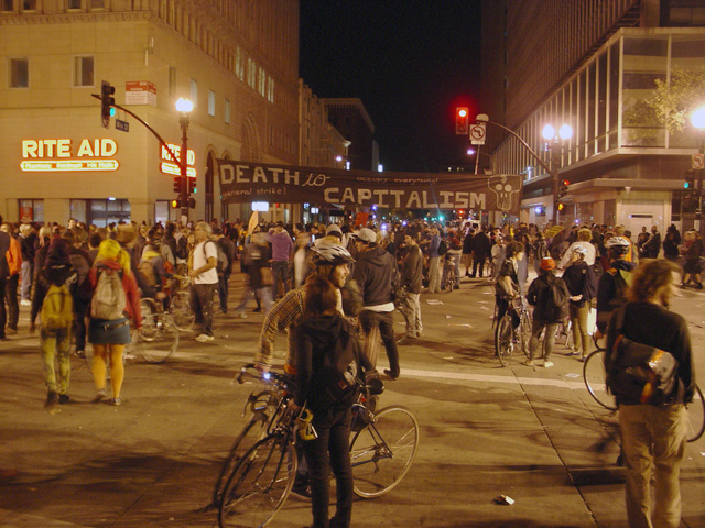 occupyoakland_generalstrike-port_110211212109.jpg 