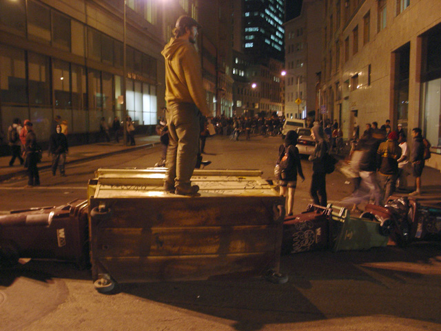 occupyoakland_generalstrike-travelers_110211225422.jpg 