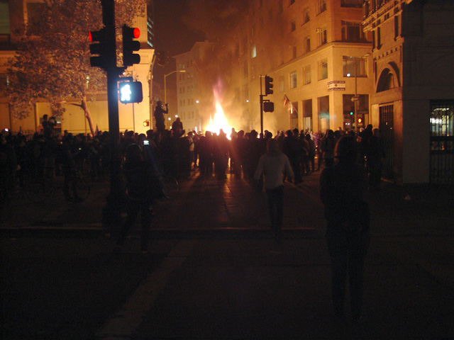 occupyoakland_generalstrike-travelers_110311000343.jpg 