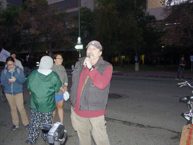 occupyoakland-egyptsolidaritymarch-11121117.jpg 