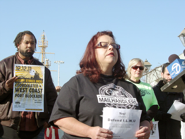 occupyoakland_westcoastportblockade-pressconf_120911-50.jpg 