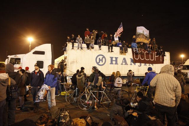occupy_oakland_at_the_port.jpg 