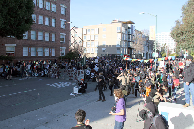 occupyoakland-day111-moveinday_012812152103.jpg 