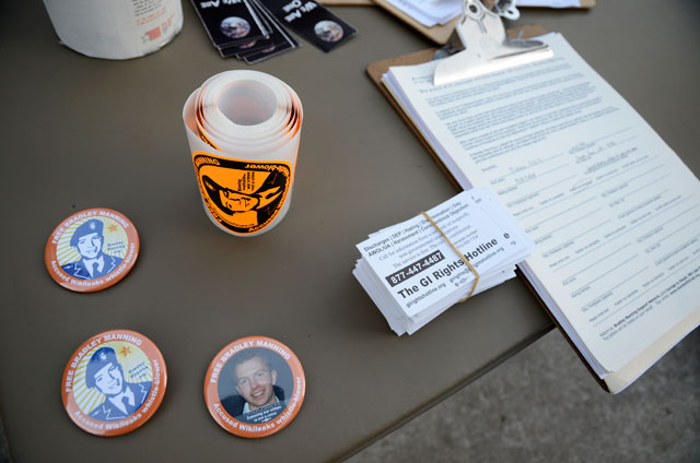 free-bradley-manning-table-occupy-santa-cruz-9-february-23-2012.jpg 