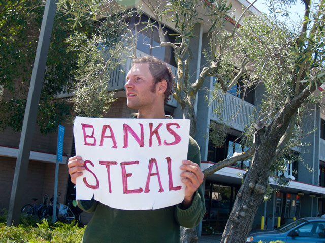 banks-steal_4-4-12.jpg 