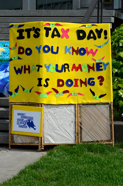 tax-day-santa-cruz-april-17-2012-2.jpg 