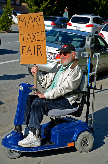 tax-day-santa-cruz-april-17-2012-3.jpg 