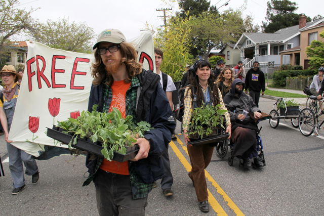 120422_occupythefarm_059.jpg 