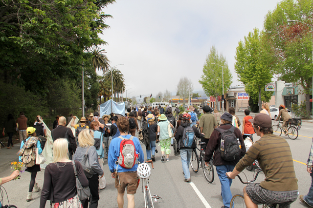 120422_occupythefarm_076.jpg 