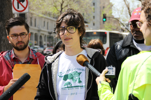 occupyoakland-day200-maydaypressconf-042612_3096.jpg 