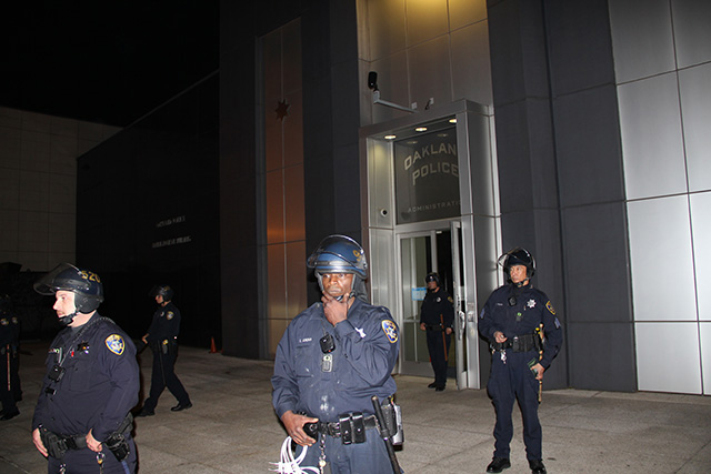 occupyoakland-freechrismorland-rallymarch_20120525_022.jpg 