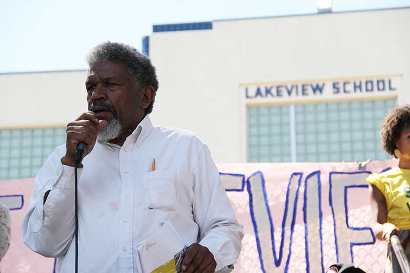 lakeview-sit-in_20120616_070.jpg 