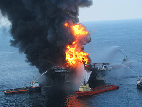 burning-oil-rig-explosion-fire-photo11.jpg 