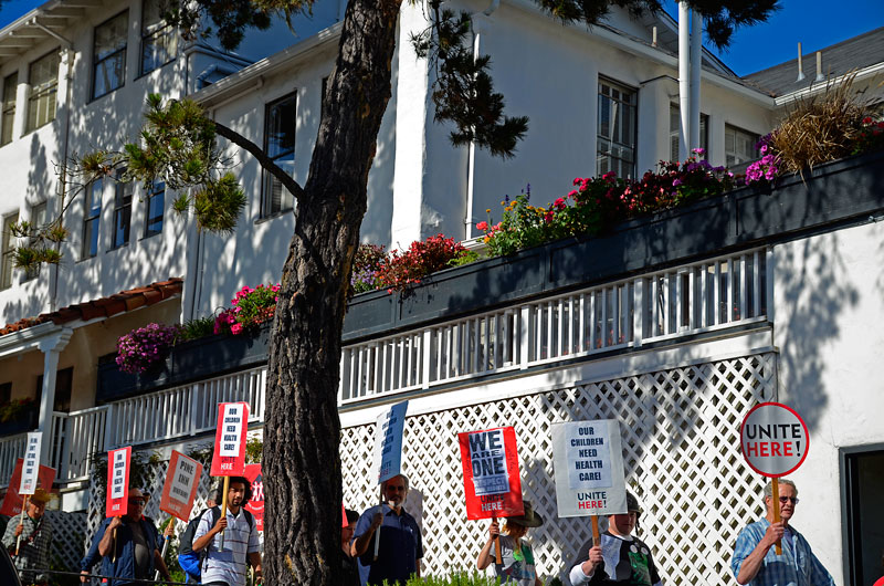 pine-inn-carmel-hotel-protest-june-20-2012-12.jpg 