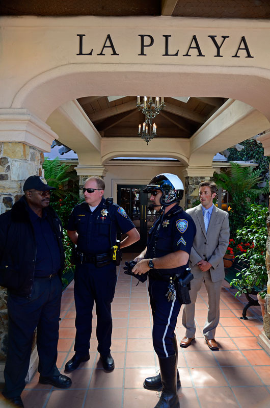 la-playa-carmel-hotel-lobby-siege-ca-police-by-the-sea-july-20-2012-28.jpg 