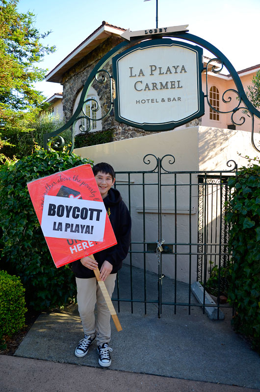 la-playa-carmel-hotel-siege-july-20-2012-19.jpg 