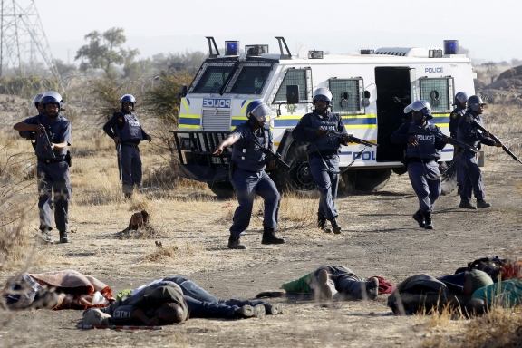 sa_police_on_rapage_against_miners.jpg 