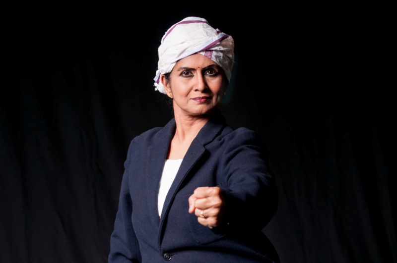 800_mythili-kumar-as-gandhi--abhinaya-dance-company-of-san-jose-photo-by-ramani-aravindhan.jpg 