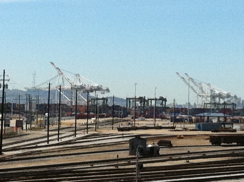 800_oakland_docks_-_apr_4_2011.jpg original image ( 1600x1195)