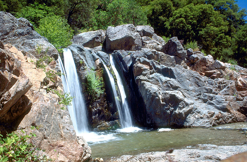 800px-south_yuba_river_waterfall.jpg 