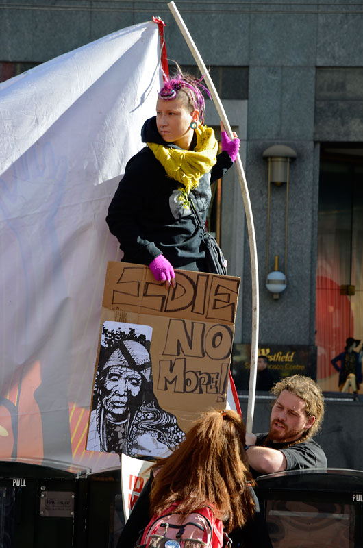 idle-no-more-ohlone-flashmob-san-francisco-january-27-2013-22.jpg 