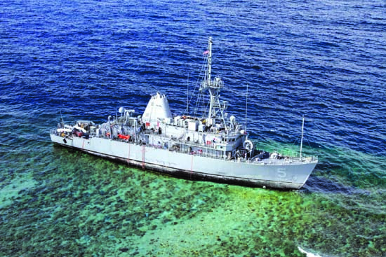 2013-us-navy-uss-guardian-tubbataha-reef-philippines.jpg 