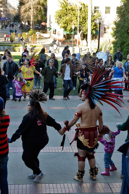 round-dance-idle-no-more-california-sacramento-january-26-2013-30.jpg 