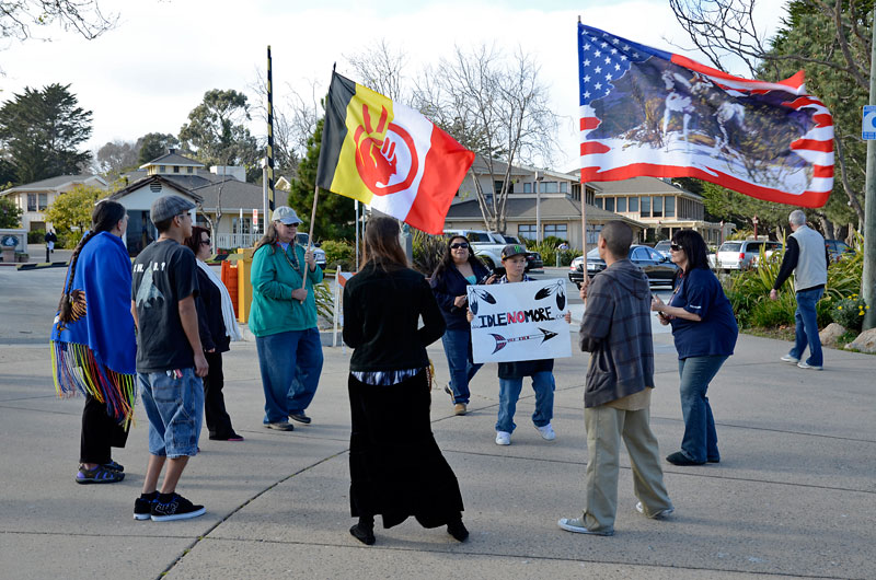 idle-no-more-flash-mob-monterey-february-17-2013-18.jpg 