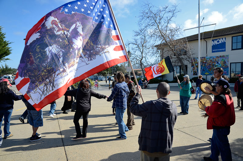 idle-no-more-flash-mob-monterey-february-17-2013-7.jpg 