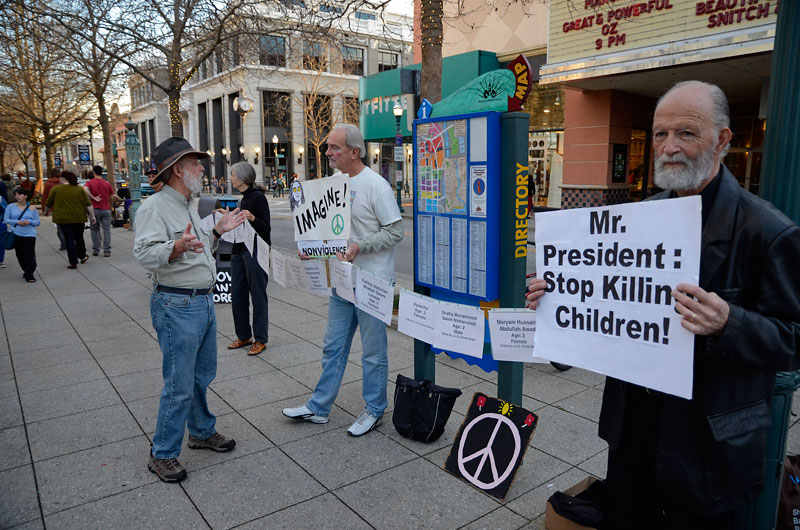 ground-the-drones-santa-cruz-march-1-2013-10.jpg 