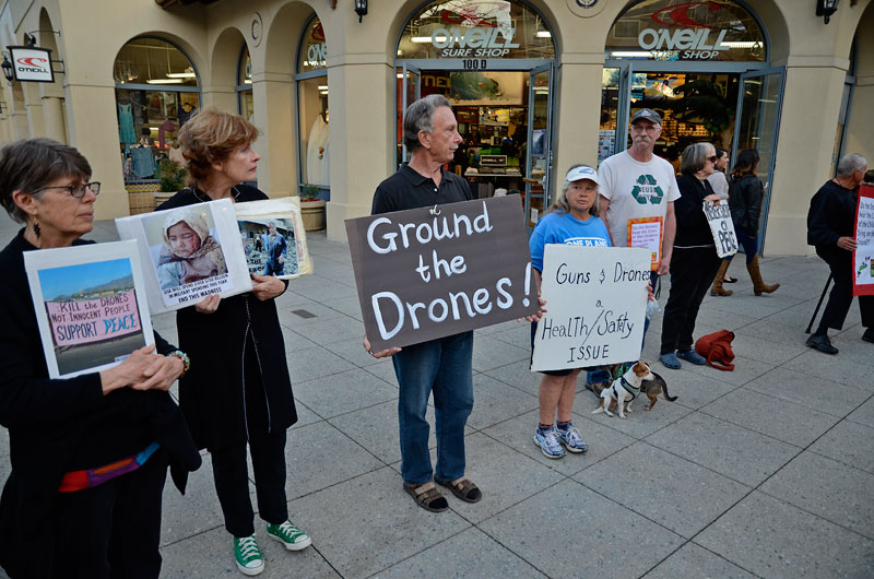 ground-the-drones-santa-cruz-march-1-2013-11.jpg 