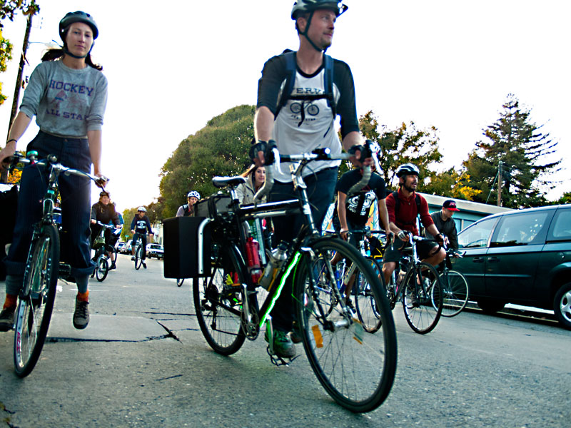 santa-cruz-bike-party_2_4-27-13.jpg 