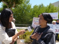 200_plummber_stacie_being_interviewed.jpg original image ( 2560x1920)