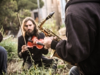 200_hayes_valley_farm_fiddle_player_2.jpg original image ( 2352x1568)