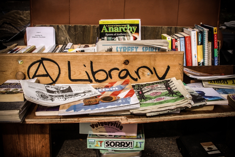 800_hayes_valley_farm_library.jpg 