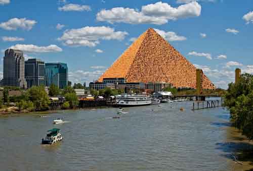 brown_pyramid.jpeg 
