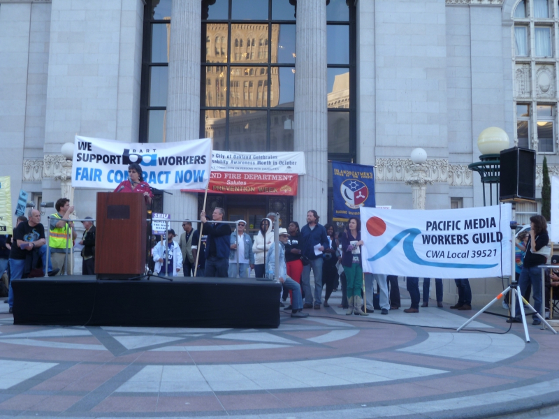 800_bart_rally_banners.jpg 