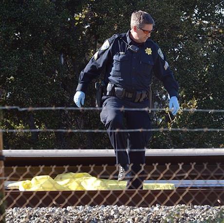 bart_workers_dead_on_track.jpg 